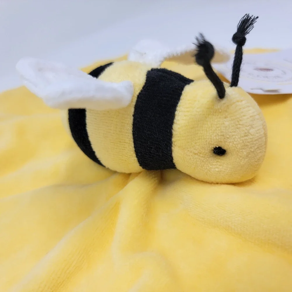NWT Burt's Bees Baby Yellow Hold Me Bee Lovey Organic Cotton Security Blanket